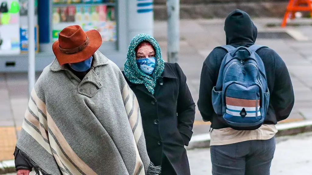 Inverno está de volta em dia típico da estação com frio e vento