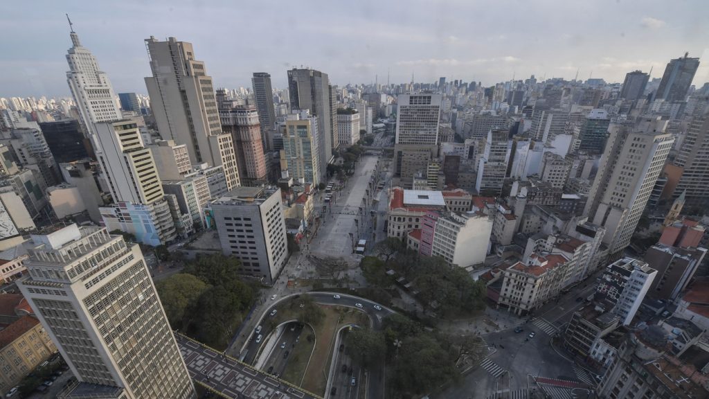 Frente fria trará breve trégua da secura e ar quente em São Paulo