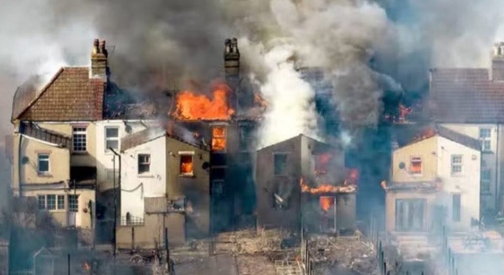 Bombeiros ingleses têm pior dia desde a Segunda Guerra