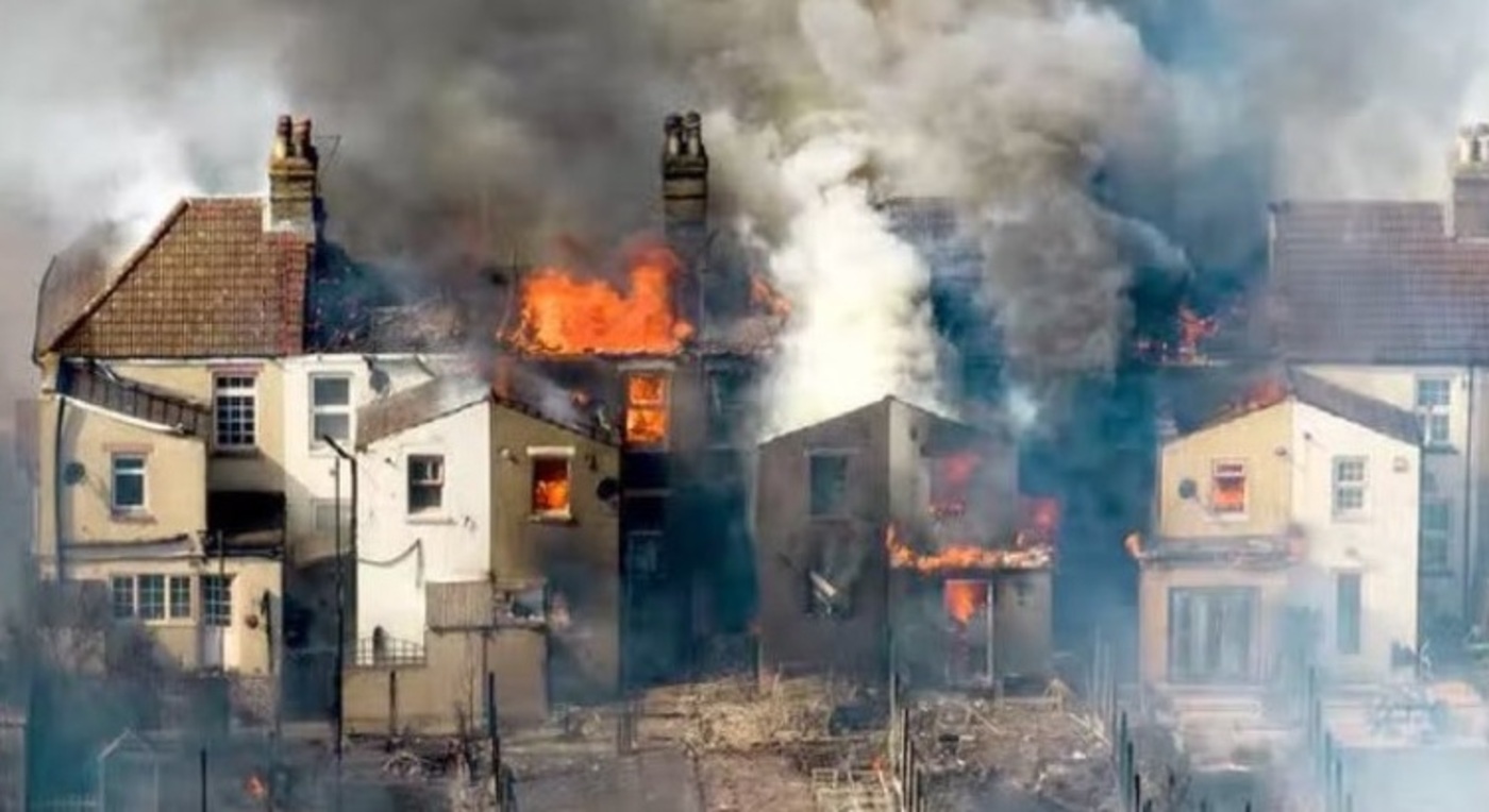 <span class="entry-title-primary">Bombeiros ingleses têm pior dia desde a Segunda Guerra</span> <h2 class="entry-subtitle">Onda de calor sem precedentes provocou um grande número de incêndios e fez disparar os índices de poluição atmosférica</h2>