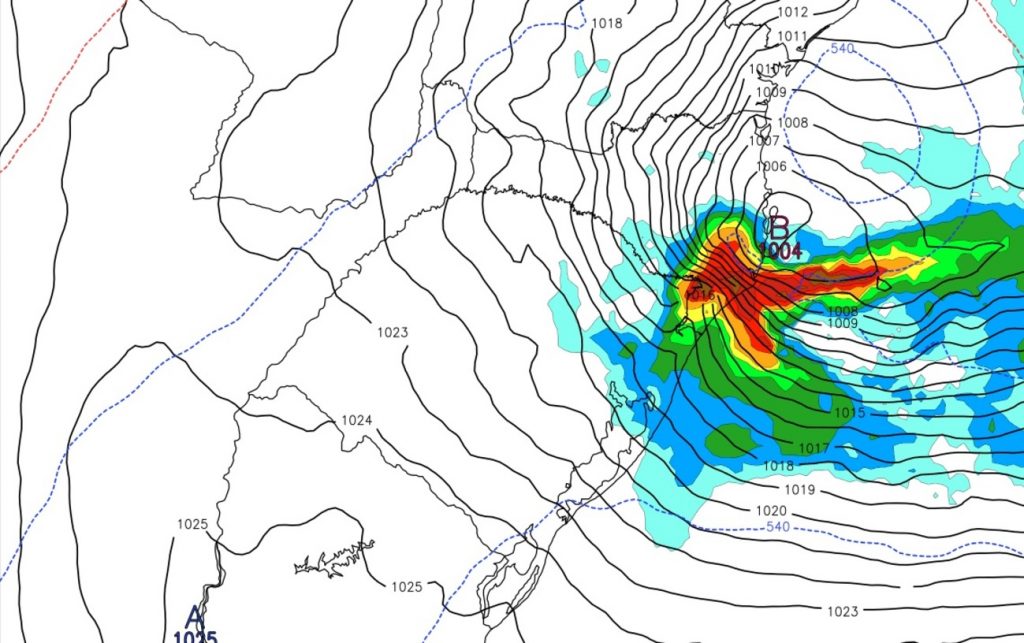 Ciclone traz risco de chuva extrema, ventania e ondas de até 6 metros