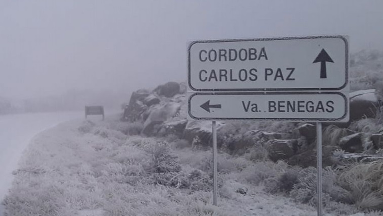 La nieve pinta el paisaje del centro de Argentina
