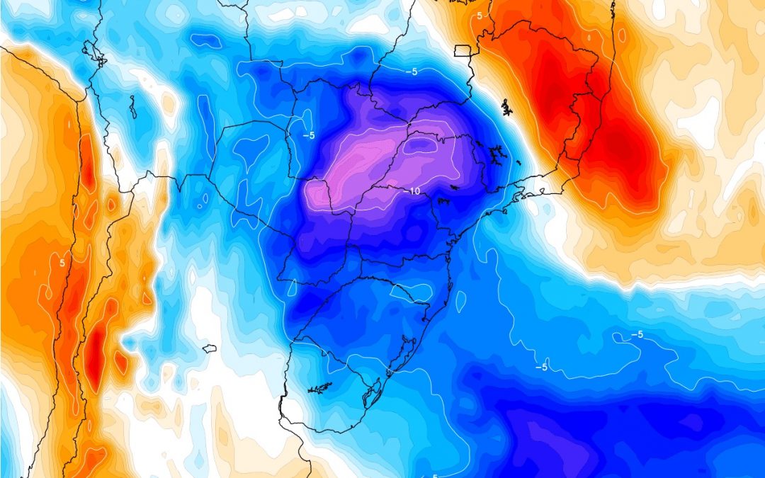 Incursão de ar frio mais forte desde maio no Centro do Brasil Massa de ar frio será impulsionada pelo interior do continente por um ciclone que se formará na costa do Sul do Brasil