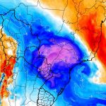 Grande massa de ar frio avança pelo Brasil com ciclone na costa