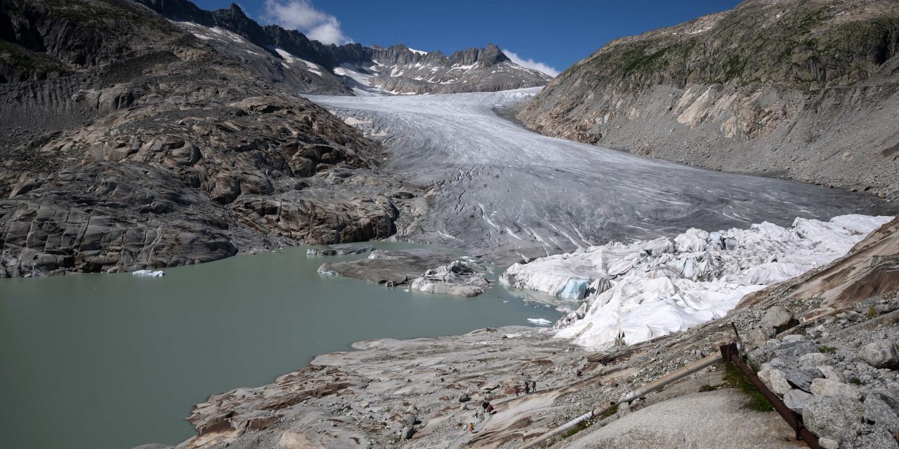 <span class="entry-title-primary">Geleiras registram recuo espantoso com aquecimento na Suíça</span> <h2 class="entry-subtitle">Estudo publicado nesta segunda-feira mostra perda de massa de gelo muito acelerada nas geleiras dos Alpes </h2>