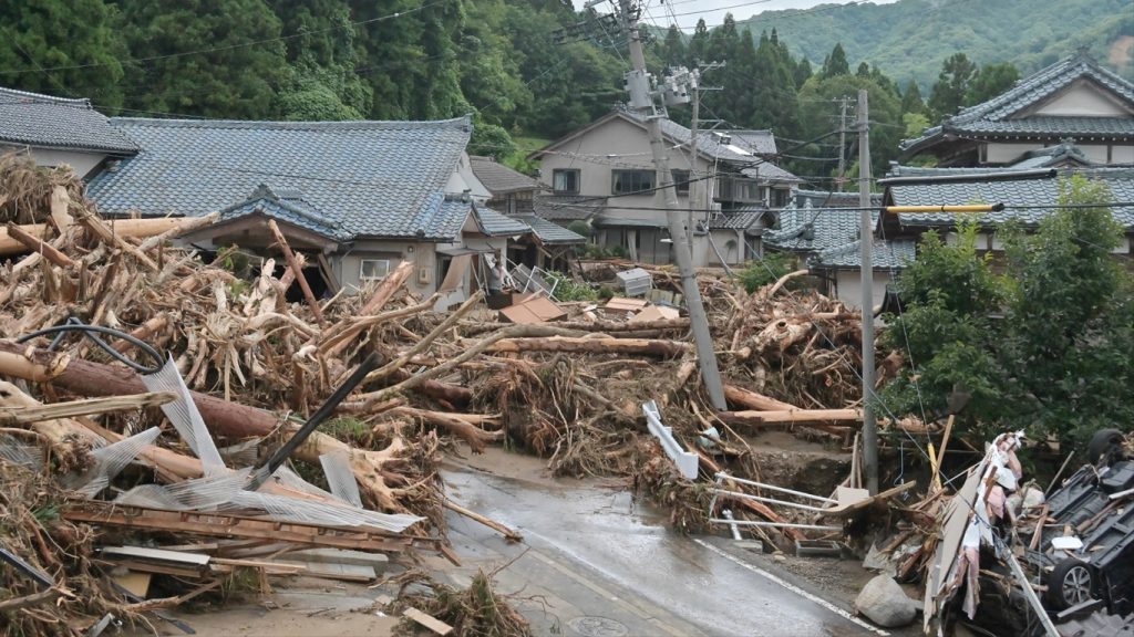 Chuva de 500 mm gera alerta de evacuação de 200 mil pessoas no Japão