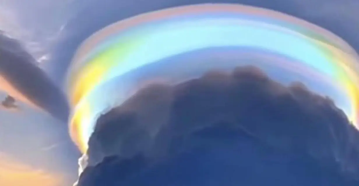 <span class="entry-title-primary">Entenda a incrível nuvem na China que viralizou na internet</span> <h2 class="entry-subtitle">Espetacular nuvem colorida no céu se formou sobre Haikou, uma cidade de dois milhões de habitantes no extremo Sul da China</h2>