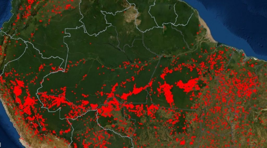 Amazônia teve 2500 focos de calor por fogo apenas ontem