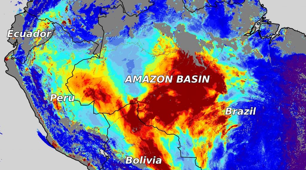 Satélite registra grande nuvem de fumaça densa na Amazônia