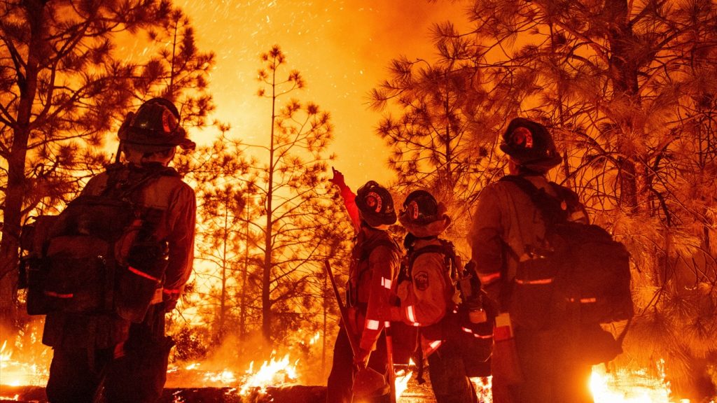 Incêndios avançam no Oeste dos Estados Unidos