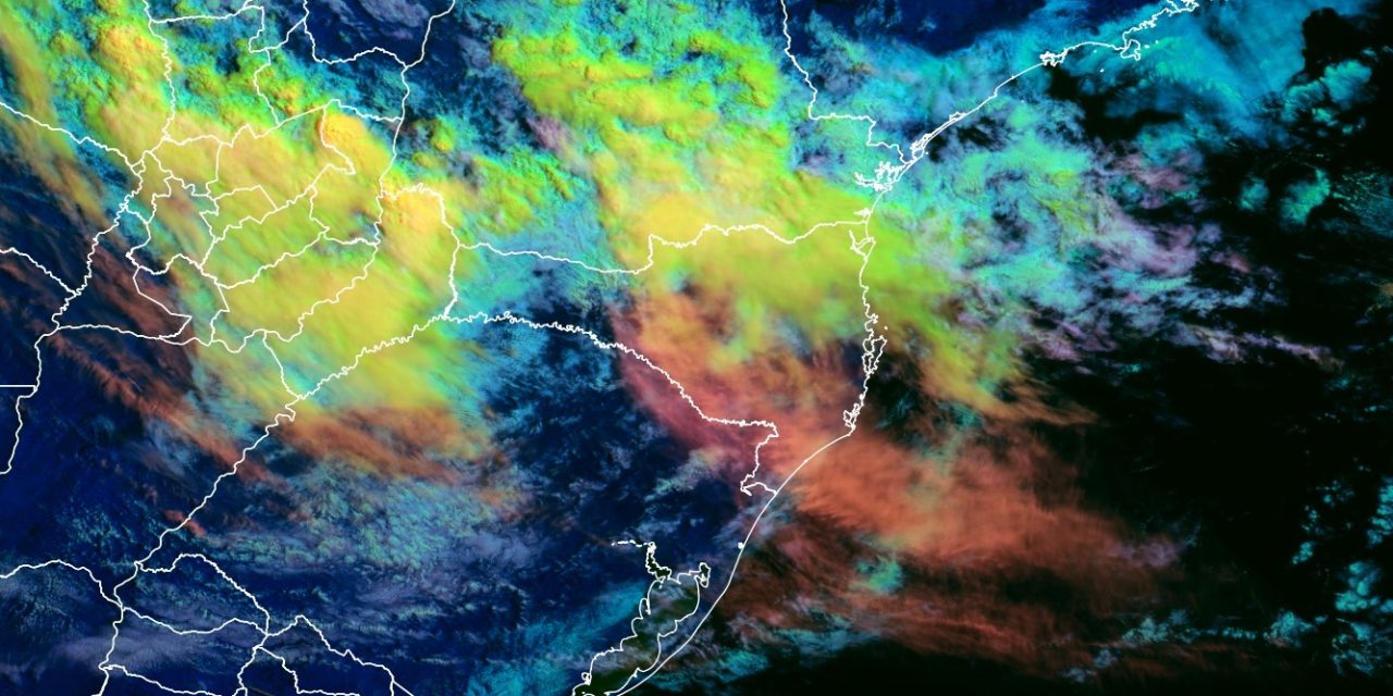 <span class="entry-title-primary">Semana começa com muita chuva em parte do Sul do Brasil</span> <h2 class="entry-subtitle">Veja as projeções de chuva para este início de semana e confira quais áreas devem ter os maiores volumes de precipitação </h2>