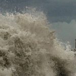Furacão gera incrível elevação da maré em Havana; veja as imagens