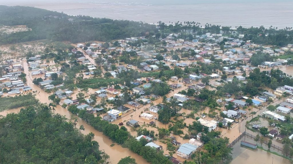 Fiona avança no Caribe com danos “catastróficos, falta de luz e água