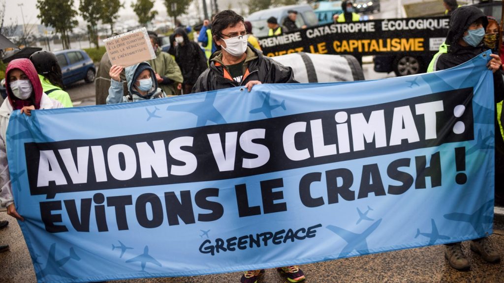 Fechado acordo mundial para neutralidade de carbono na aviação