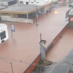 Chuva supera 300 mm, rios sobem e cidades alagam em SC e PR