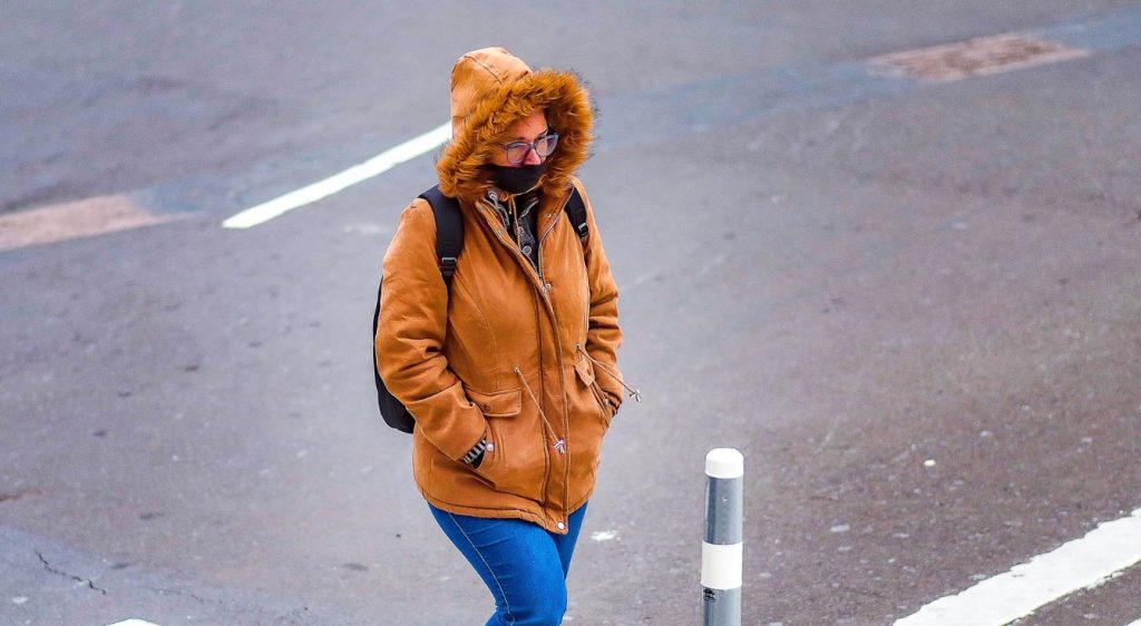 Domingo tem frio de inverno após um sábado quente
