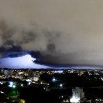 Chuva bate 50 mm em algumas regiões e segue em parte do estado