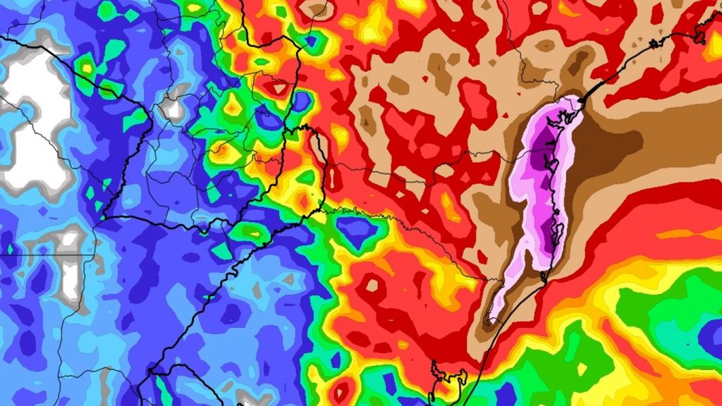 Chuva excepcionalmente volumosa traz perigo no Leste do Sul do Brasil
