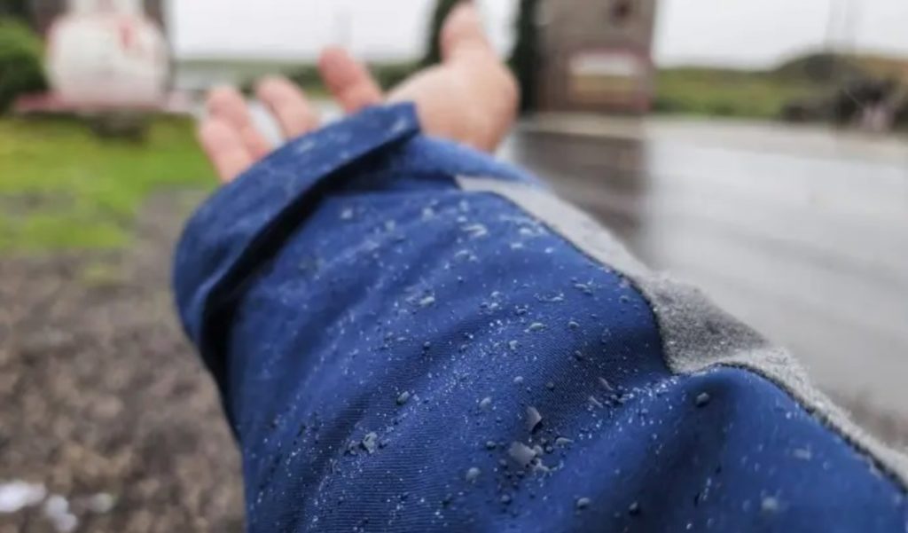 Novembro começa com geada, chuva congelada e neve inédita