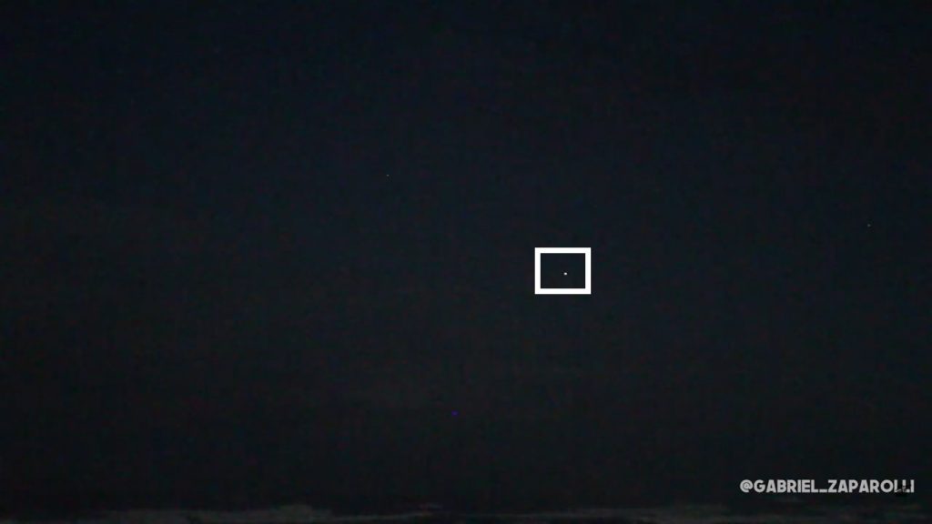 Cinegrafista grava na costa gaúcha luzes misteriosas vistas por pilotos