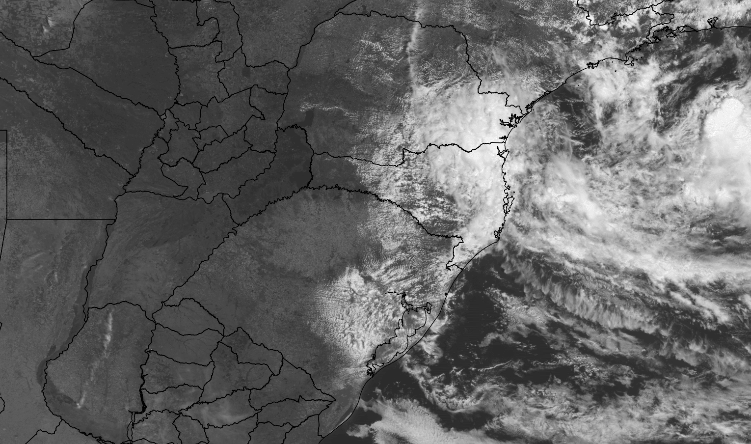 Circulação marítima provoca chuva e rajadas de vento Sábado teve instabilidade no Leste dos três estados do Sul e segue o alerta para muita chuva entre Santa Catarina e o Paraná