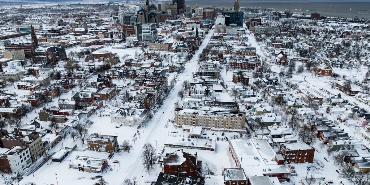 <span class="entry-title-primary">Desastre branco em Nova York: apelos dramáticos para não morrer de frio</span> <h2 class="entry-subtitle">Ao menos 50 mortes já foram confirmadas pelo frio nos Estados Unidos e na cidade de Buffalo o cenário é de desastre pela neve</h2>