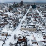 Desastre branco em Nova York: apelos dramáticos para não morrer de frio