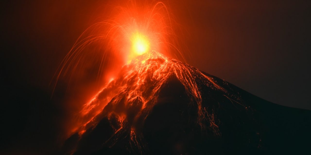 <span class="entry-title-primary">Mais um vulcão entra em erupção na América Latina</span> <h2 class="entry-subtitle">Vulcão El Fuego expulsa lava e cinzas após entrar em erupção. Episódio eruptivo em 2018 deixou centenas de mortos na Guatemala. </h2>