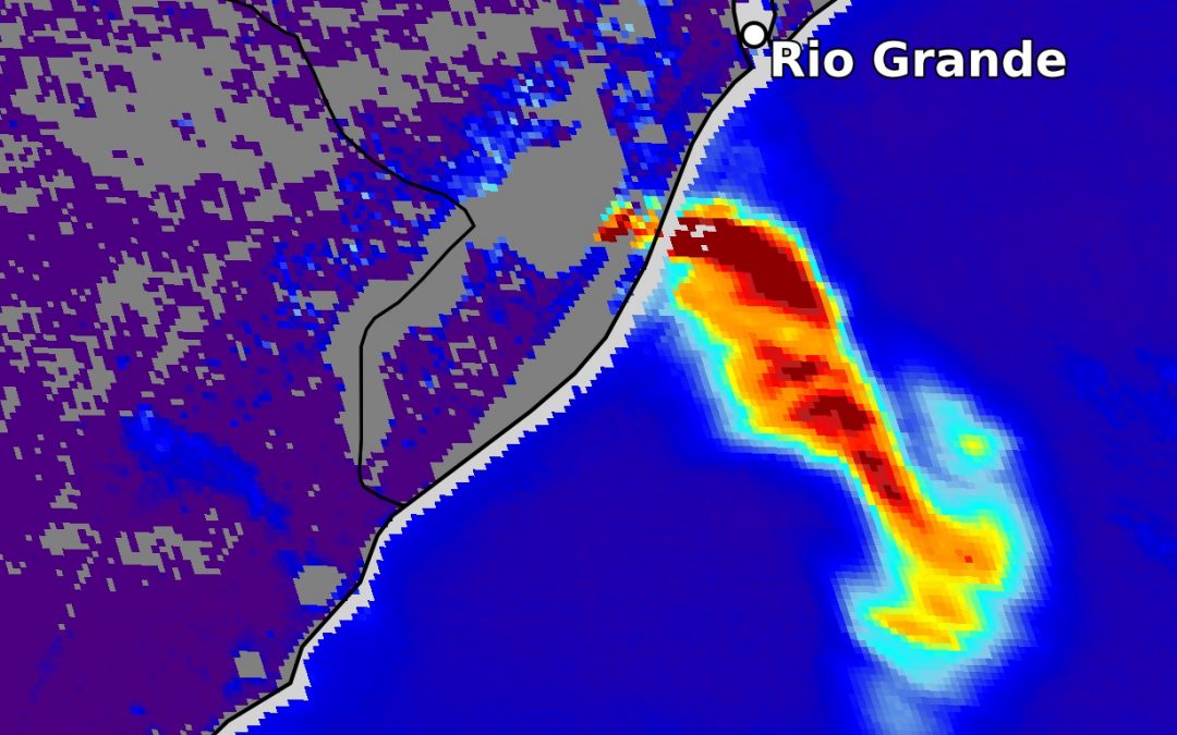 Imagens de satélite revelam a gravidade do incêndio no Taim Série de imagens de satélite coletadas pela MetSul mostra o agravamento do incêndio. Previsão do tempo para a área é muito desfavorável.