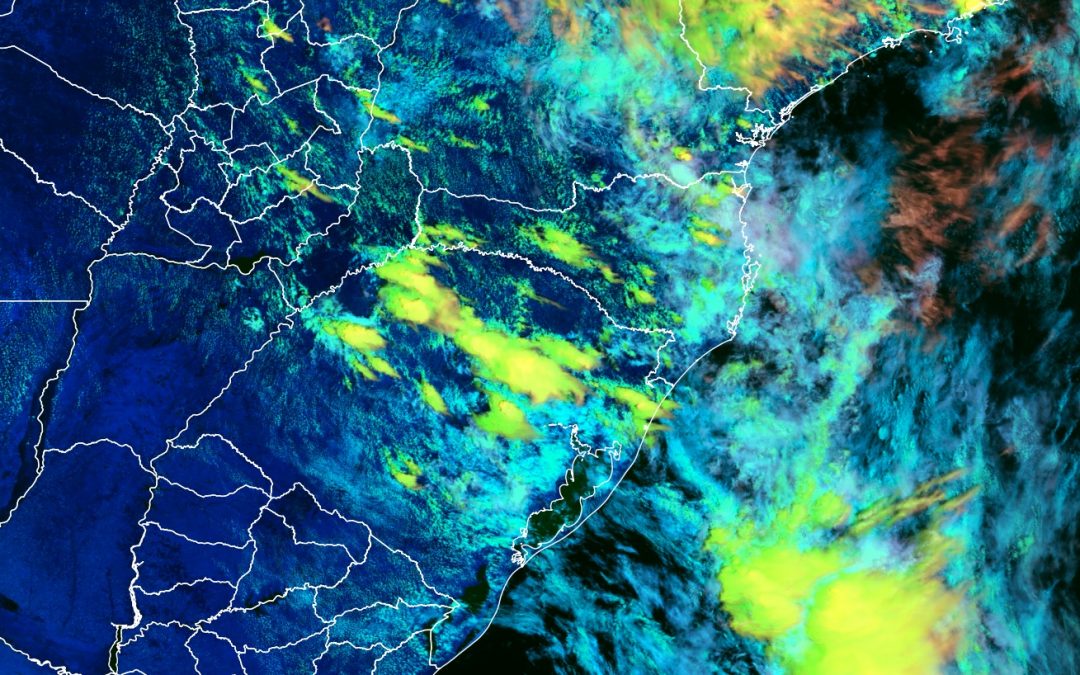 Chuva localmente forte e temporais isolados nas próximas horas Áreas de instabilidade geradas pelo calor e a umidade atuam no Sul do Brasil com chuva que é irregular e forte em algumas localidades