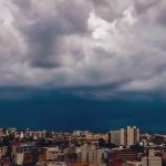 Veja quais regiões têm maior chance de chuva e temporais