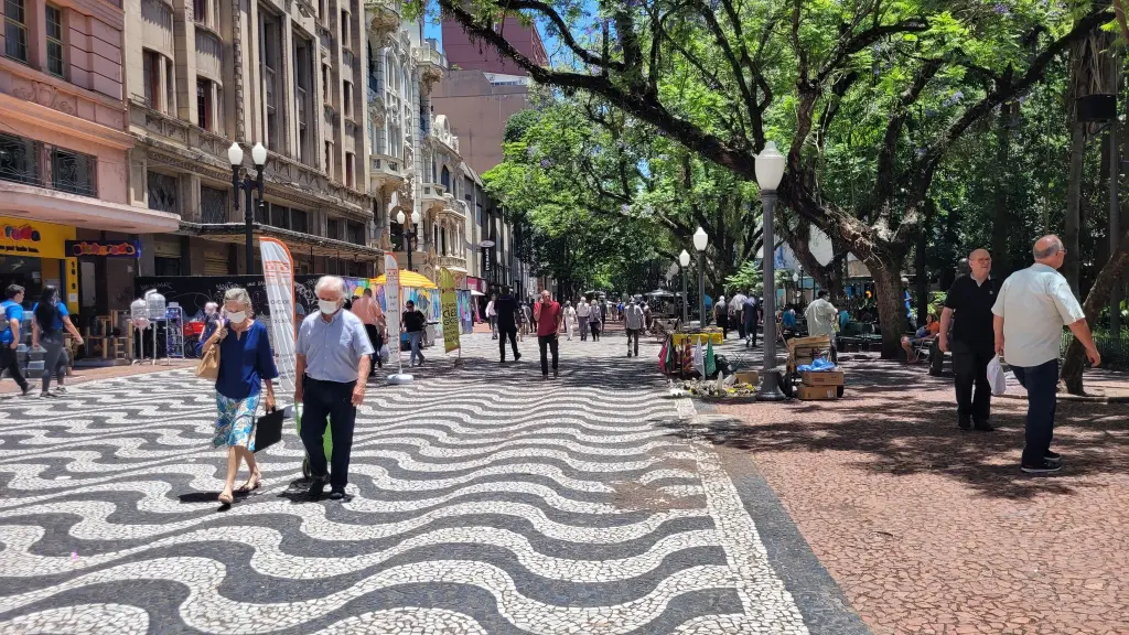 Veja a previsão do tempo para hoje e amanhã (14/12/2022)