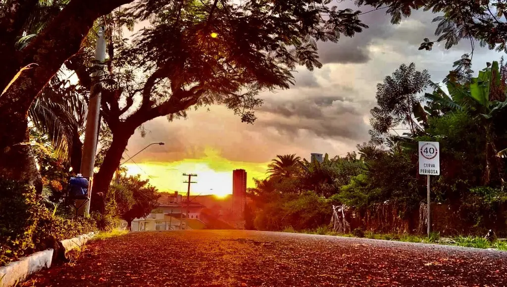 Veja a previsão do tempo para hoje e amanhã (3/1/2023)