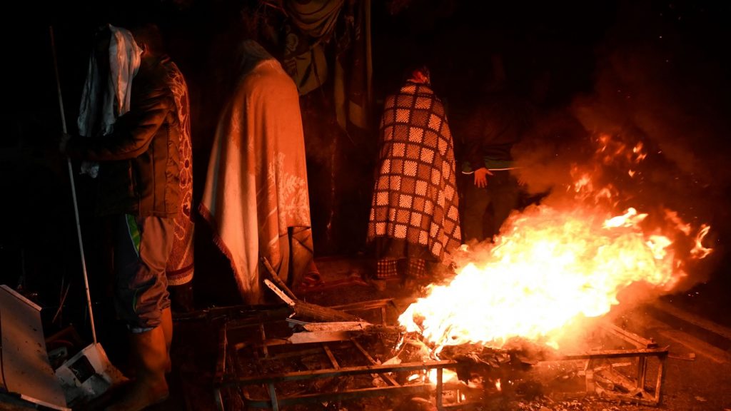 Frio e fome, o novo drama dos sobriventes da catástrofe turca