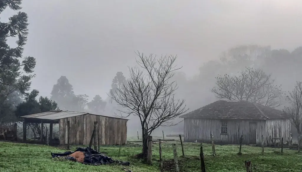 Domingo que terá 40ºC começou com frio de 5ºC no estado