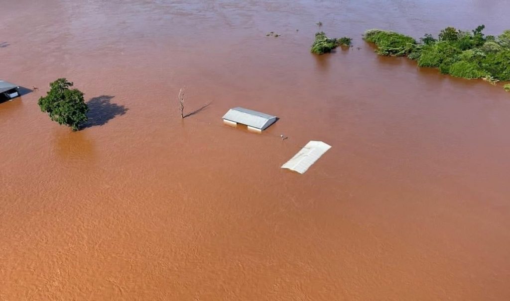 Chuva causa enchentes e deixa milhares de desabrigados no Paraguai