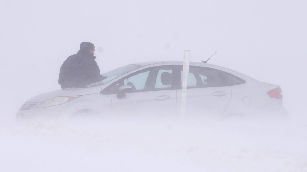 Tempestades de inverno atingem os EUA de costa a costa