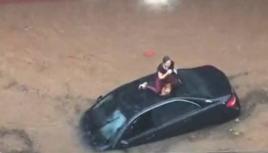 Chuva alaga em São Paulo e cai com muita força no Rio de Janeiro