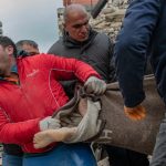 Mortos pelo terremoto na Turquia e Síria chegam a mais de dois mil