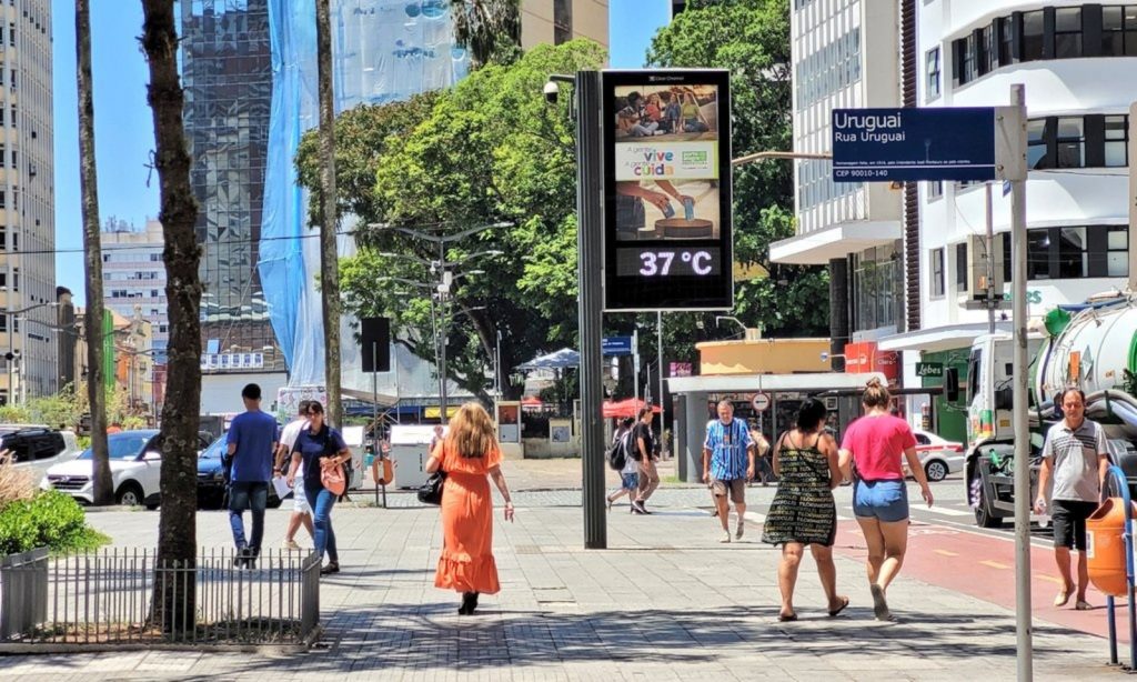 Verão acabou mais cedo ou ainda tem muito calor pela frente?