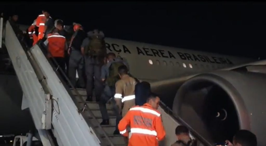 Brasil socorre Turquia com bombeiros, cães farejadores e remédios