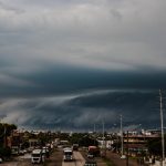 Incrível nuvem arco chega a Uruguaiana levando chuva