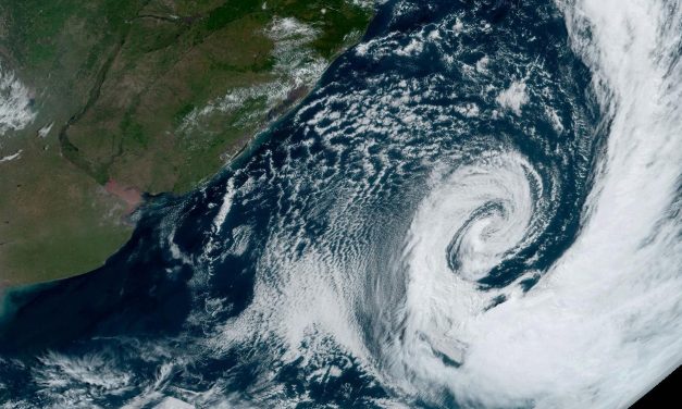 Primeiro ciclone intenso do outono no Atlântico Sul