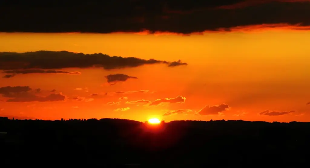 Clima de outono veio para ficar ou o calor de verão retorna?