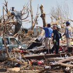Imagens mostram destruição chocante após tornado de 300 km/h nos EUA