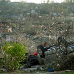 Onda de tornados espalha destruição e deixa dez mortos nos EUA
