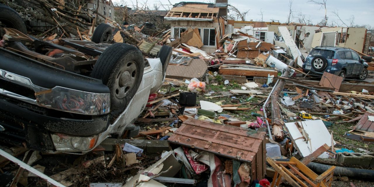 <span class="entry-title-primary">Nova e perigosa onda de tornados atingirá os Estados Unidos hoje</span> <h2 class="entry-subtitle">Terceira onda de tornados em dez dias afetará as mesmas áreas em que as tempestades deixaram 30 mortos na sexta</h2>