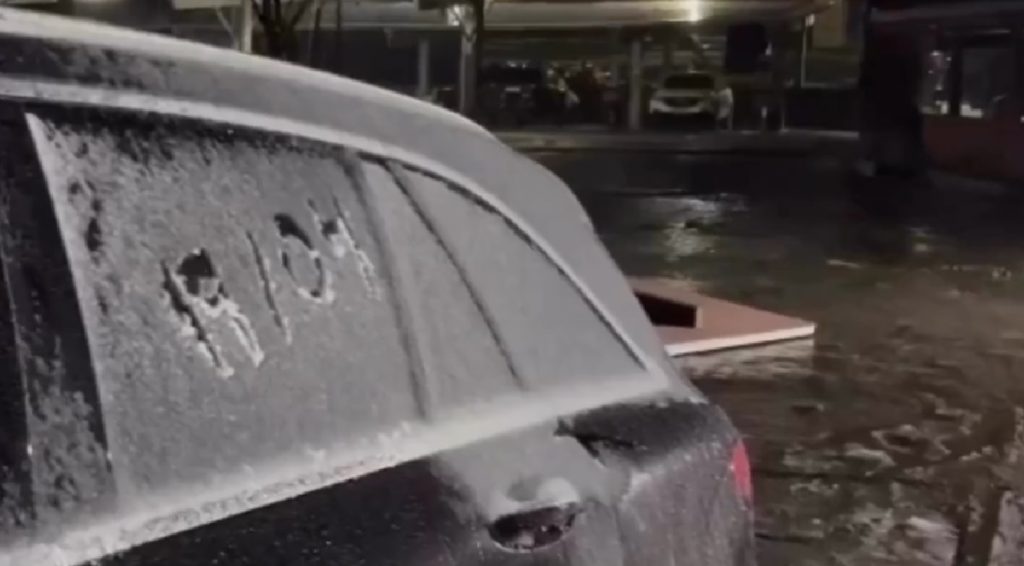 Neve cai no Sul do Brasil pela primeira vez em 2023 em evento histórico para abril