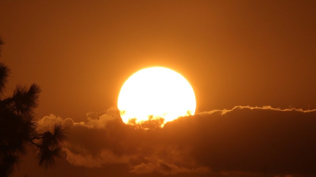 Calor horas antes da chegada de uma forte massa de ar frio