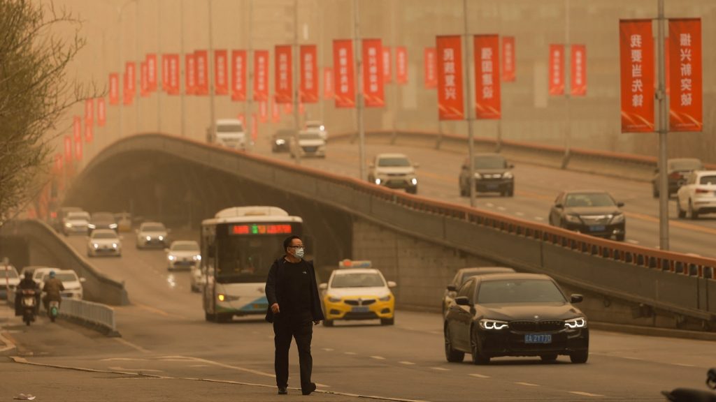 Qualidade do ar atinge níveis insalubres na China por tempestade de areia